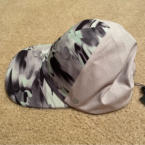 NWT Lululemon Fast and Free Run Hat - Picture 2 of 6